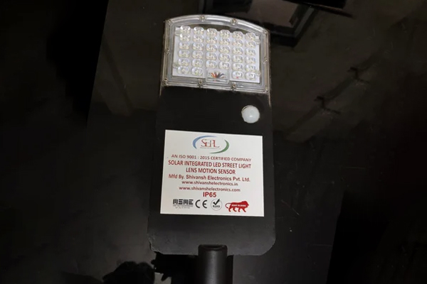 Semi Integrated Solar Street Light